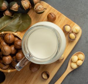 شیر فندق یک شیر گیاهی و پر از خاصیت است
